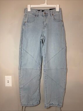NWT High-Rise Light Blue Women’s Barrel Jeans with Cinched Hem. Size 0